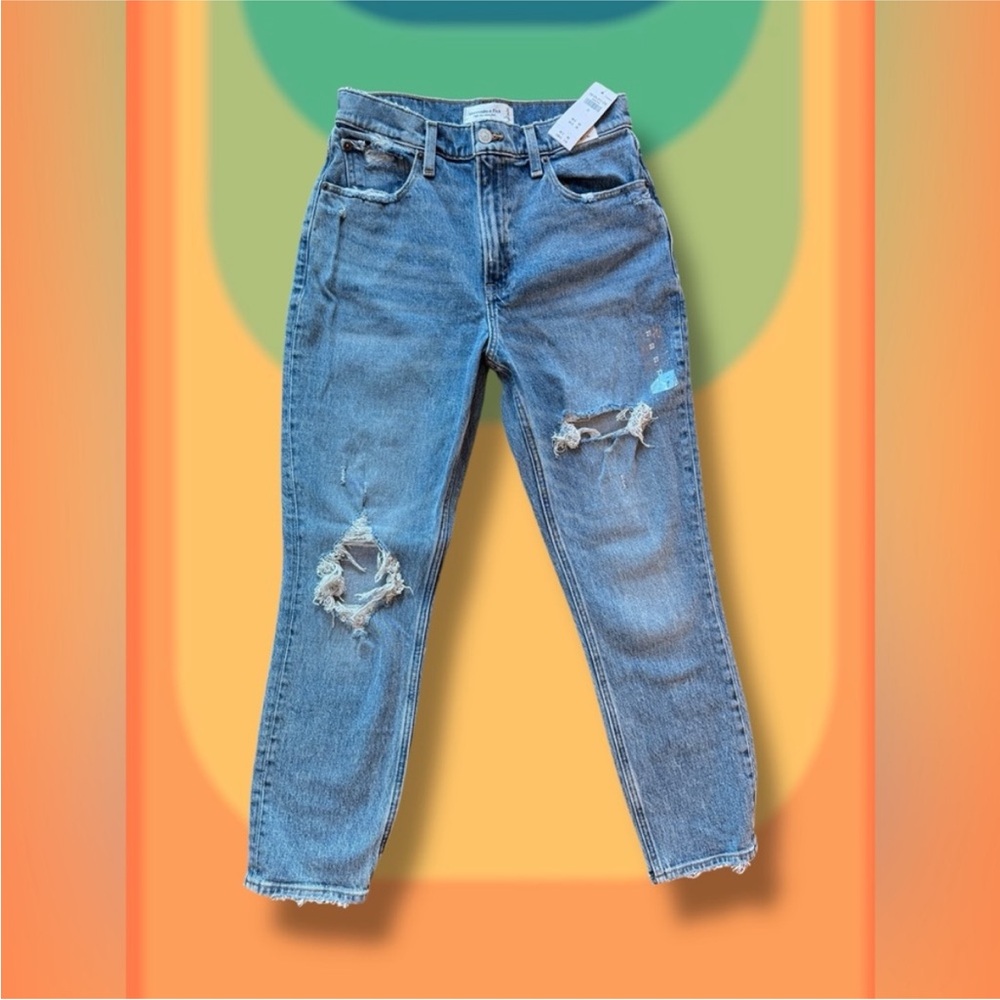 Abercrombie & Fitch ✨
High Rise Mom Jeans
